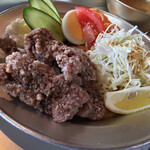 昭和おもひで館 - 昭和おもひで館(香川県高松市十川東町城上)学校給食 Bクジラの竜田揚げ・玉子スープ〜コッペパン・ミルク・フルーツ付き