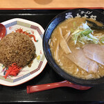 Taishi ken - ランチタイムBセット 淡麗味噌麺 黒(半)チャーハン730えん税別