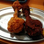 大衆酒場 五の五 - 唐揚げとソースカツ、２つのチューリップ。
      お好み探してみませんか？パクっといけちゃうので数本ずつ頼んでもらっても大丈夫です。