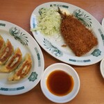 Hidakaya - 日高屋の定番｢イワシフライ｣&｢餃子｣