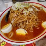 Mouko tanmen nakamoto - 味噌卵麺900円(税込)+野菜大盛70円.麺硬め辛さ2倍オーダー、クーポンで麺も大盛にしました！
                好みは食券渡すときに伝えれば大丈夫です。