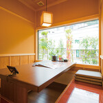 海山亭いっちょう - 内観写真:掘りごたつ式、お座敷の個室