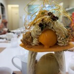 アトリエコータ - ピスタチオとあんずのパフェ