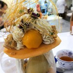 アトリエコータ - ピスタチオとあんずのパフェ