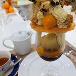 アトリエコータ - ピスタチオとあんずのパフェ