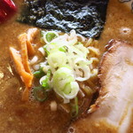 東京豚骨拉麺　ばんから - 刻みねぎ