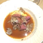 La Brianza - イタリアンしゃぶしゃぶ、すごく豪華なすき焼き風メインディッシュ。トリュフまでかかっていて本当に豪華☆　田中農園の健康卵の半熟黄身がとろり厚切りビーフのしゃぶしゃぶと絡んで至福のおいしさでした♡