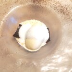 La Brianza - ボネとアイスクリームにフォームミルクでアフォガード風。目の前でフォームミルクかけて下さり、エンターテイメント感もありました。フォームミルクのアフォガードだなんてすごいアイディア☆素晴らしいしおいしい！