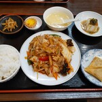 鶏白湯ラーメン らくらく亭 - 