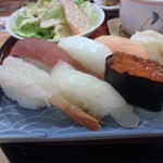 お寿司アップ　握りは軽め