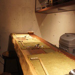 麦酒屋 るぷりん - カウンター10席、テーブル8席。しっとりとした雰囲気です。