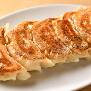 Juicy Gyoza / Dumpling made without garlic! The deliciously spicy stew will become an addictive taste♪