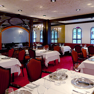 Main dining room ／ダイニング（～30席）