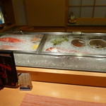 伊な勢 - ショーケースの中