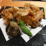 伊な勢 - 野菜とイカのかき揚げ