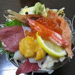 Yoshi - よし特製海鮮丼