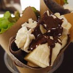 和歌珈琲 - チョコバナナのクレープ。