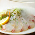 Sumibiyakitori To Kunsei Guriruno - 鮮魚の燻製カルパッチョ