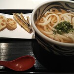 谷や - かけうどん(中)、茄子・レンコン天ぷら