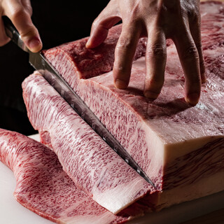 和牛一筋２６年、経験豊富な料理長が目利きで仕入れる黒毛和牛