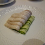 倶楽湾 - 前菜：蒸し豚とキュウリ