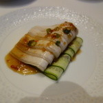 倶楽湾 - 前菜：蒸し豚とキュウリ