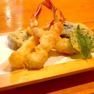 Freshly fried and Tempura tempura at a reasonable price.