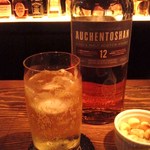 SHOT BAR AI - オーヘントッシャン12年ソーダ割り。