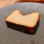 スペイン食堂 Estoy lleno - バスクチーズケーキ