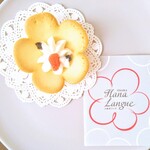 咲く咲く食感 かわいいお花形の ラングドシャ By シュガー08 あみだ池大黒 阪急百貨店 阪急うめだ本店 梅田 和菓子 食べログ