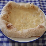 ベーカリー ブレッド ＆ グラス - ピザです。暖めずにそのままがお勧め！