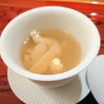 Sushimichi Sakurada - 温かい出汁に松茸、白子、海老
