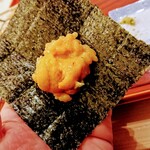 寿し道 桜田 - 北海道厚岸のバフンウニは海苔に乗せて