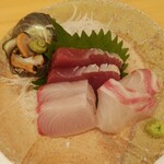 Washoku Onkochishin - おまかせ会席お造り（サザエ、カツオ、カンパチ、鯛）