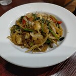 Asian Dining&Bar Lali Guras - 春雨炒め750円