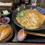 串カツ・もつ鍋・かすうどん しゃかりき432” - 日替り『きつねうどん定食』