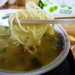 圭順 - 普通の太さの麺