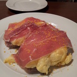 SYLPH - 仔牛ロースの生ハム重ね スフレピカタ