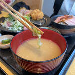 Shabushabu Sukiyaki Haruna - ランチのお味噌汁