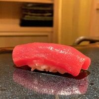 鮨 あらい - 大間のマグロ赤身　あらいさんのマグロはちょっと別格な美味しさがあります♪