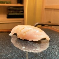 鮨 あらい - 三重産の鰆の昆布締め　脂がのり上品な味わい♪