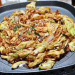 釜山 - コプチャンポックム（牛ホルモン炒め）