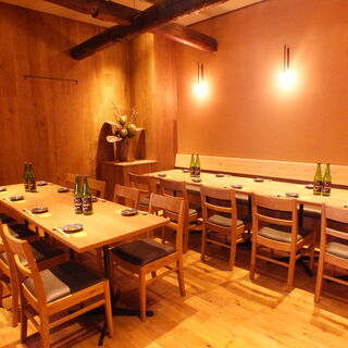 駅近◆ホテル併設の落ち着いた店内は幅広い利用シーンに対応