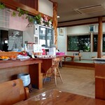 お食事処 あらつ - 店内の様子①