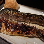 ゑちぜん屋 - 食う時は側線より身を背と腹に分けて