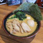 Yokohamaiekeiramendousanya - MAXラーメン☆