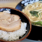 Yokohama Iekei Ramen Yuurakuya - チャーシューご飯