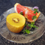 ビストロ ベッセ・ヴォワール - 特別ランチ（ノルウェーサーモンのポワレ）