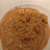  ラ･ベットラ･ダ･オチアイ イケブクロ - ディナーＢコース４４００円。新鮮なうにのスパゲティ。生ウニ、アンチョビ、トマト、ニンニクで仕上げているそうです。ウニの香りは弱いものの、生臭さを抑え、旨味広がる絶品です（╹◡╹）（╹◡╹）