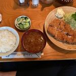 【特ロースかつ＋ご飯＋なめこ汁…1,700円】♫2020/8